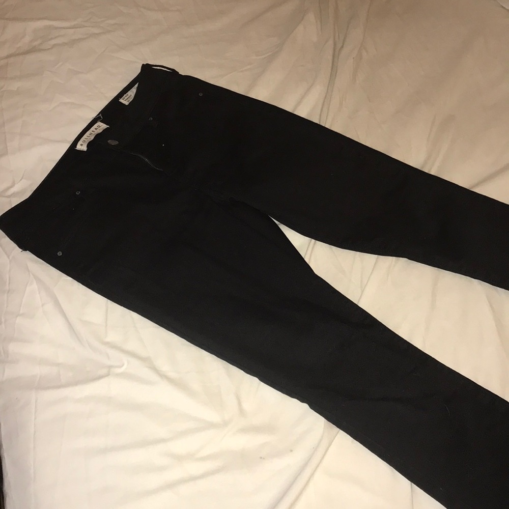 Black bullhead mid rise skinny jeans!